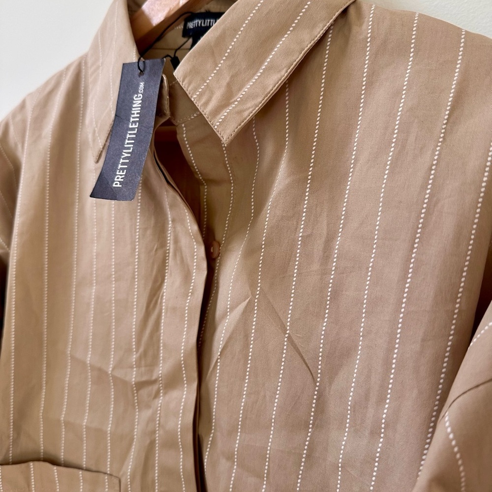 Prettylittlething STONE POPLIN PINSTRIPE POCKET DETAIL CROPPED SHIRT NWT 4 - Picture 7 of 11